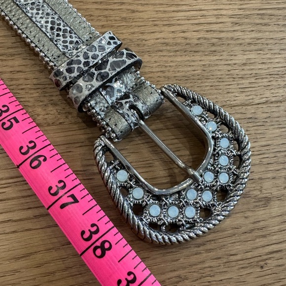 Leatherock Leather & Metallic Snakeskin Belt with Studded Buckle - Size 32 - EUC - Picture 3 of 6